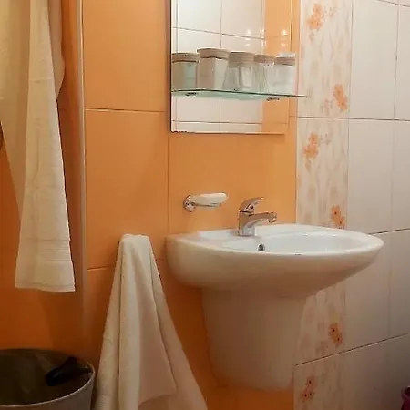 Apartment Saint Nicholas Lovely 2 Bedroom With Sunny Garden *