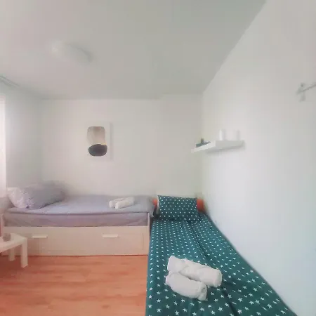 Apartment Saint Nicholas Lovely 2 Bedroom With Sunny Garden