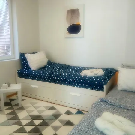 Apartment Saint Nicholas Lovely 2 Bedroom With Sunny Garden *