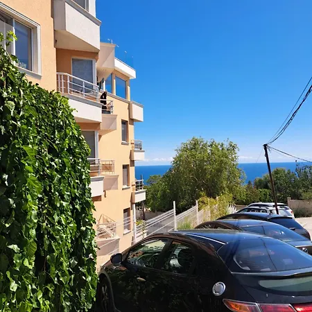 Saint Nicholas Lovely 2 Bedroom With Sunny Garden Apartment Varna