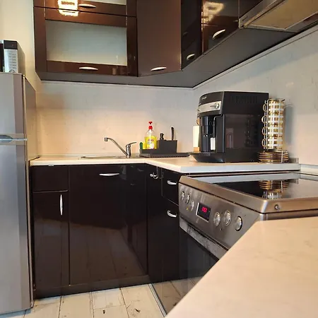 Apartman Saint Nicholas Lovely 2 Bedroom With Sunny Garden *
