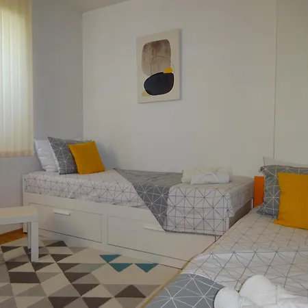 Saint Nicholas Lovely 2 Bedroom With Sunny Garden * Várna