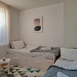 Saint Nicholas Lovely 2 Bedroom With Sunny Garden * Warna