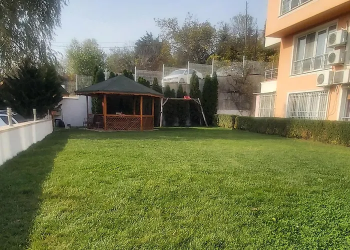 Saint Nicholas Lovely 2 Bedroom With Sunny Garden Appartement