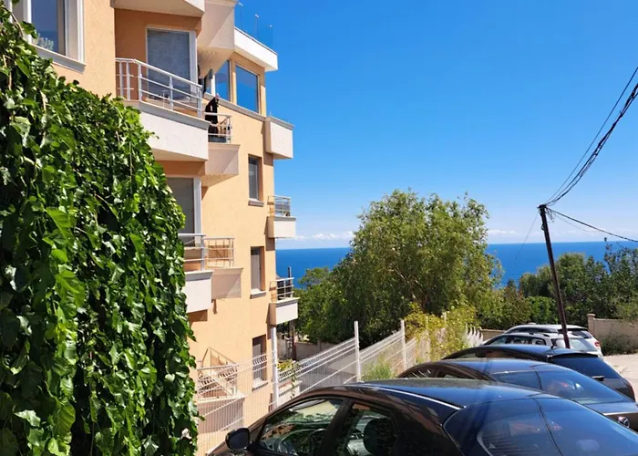 Saint Nicholas Lovely 2 Bedroom With Sunny Garden Appartement Varna